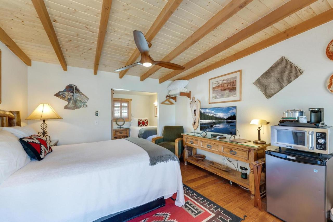בלאנדינג Stone Lizard Lodge מראה חיצוני תמונה