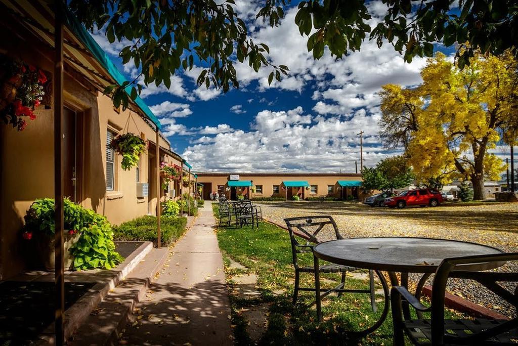 בלאנדינג Stone Lizard Lodge מראה חיצוני תמונה