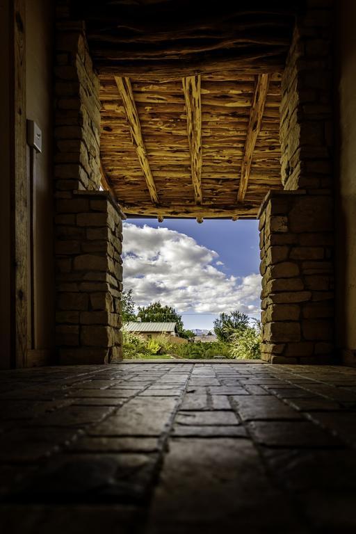 בלאנדינג Stone Lizard Lodge מראה חיצוני תמונה